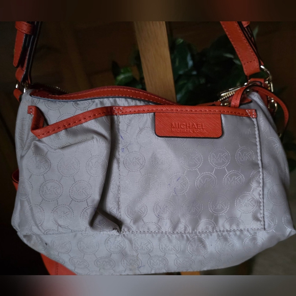 Michael Kors Leather Shoulder Hobo Bag Coral - Picture 2 of 16